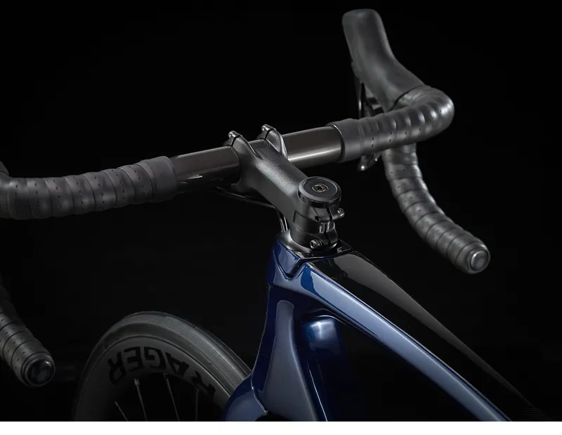 Trek Emonda SL 7 Road Bike in Mulsanne Blue-4